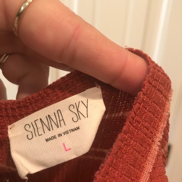 Shirt - Picture 3 of 4